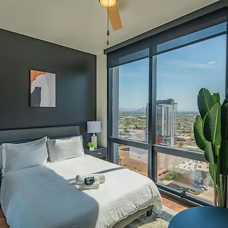Elegant Studio - Modern Highrise Dt, Pool, Gym, Parking